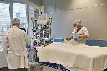 Врачи больницы на Летней спасли пациента после удара током в десять тысяч вольт Врачи больницы на Летней спасли пациента после удара током в десять тысяч вольт