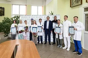 В Областной клинической больнице чествовали медиков за спасение пациентки В Областной клинической больнице чествовали медиков за спасение пациентки