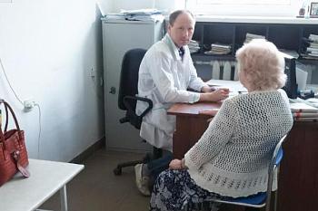 На прием к медицинским специалистам из областного центра пришли более ста жителей Правдинска
